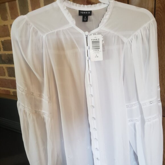 Torrid Blouse NeW. - Picture 3 of 7